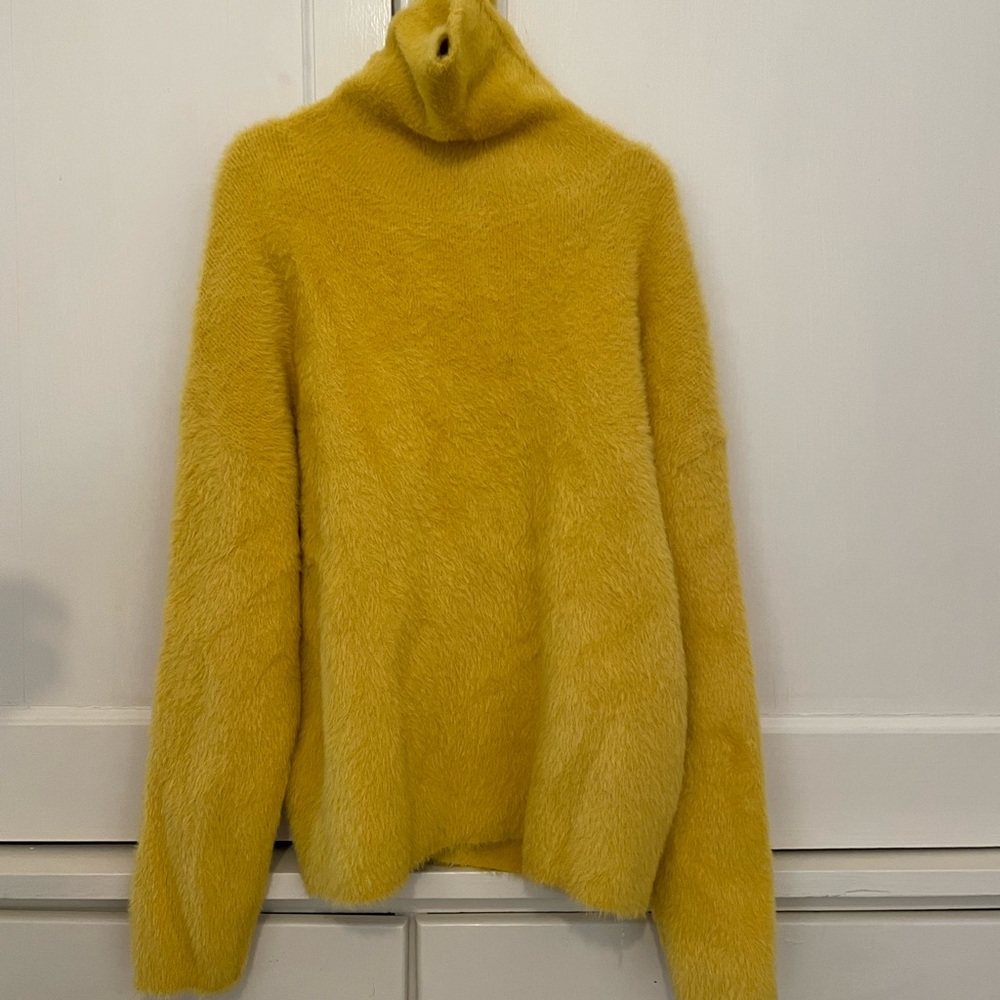 Zara girls size 11-12 mock neck fuzzy sweater.